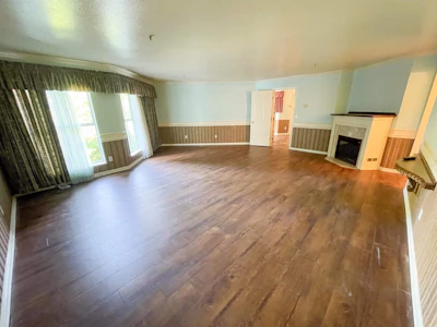 319-7161 121 Street - 5