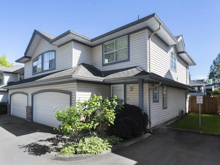 18-8257 121a Street, Surrey, BC, V3W 3R4