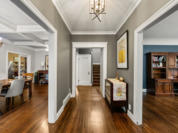 6050 Athlone Street, Vancouver, BC, V6M 3A4 - 6