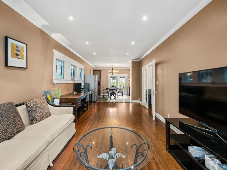 6050 Athlone Street, Vancouver, BC, V6M 3A4 - 8