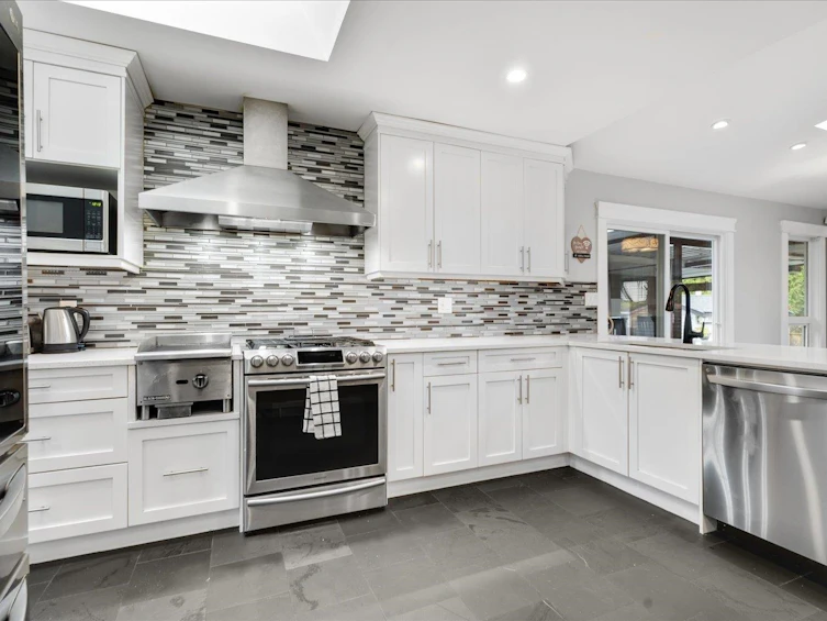 11409 75a Avenue, Delta, BC, V4C 1H6 - 5