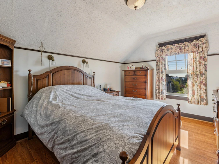 234 W Windsor Road, North Vancouver, BC, V7N 2N1 - 20