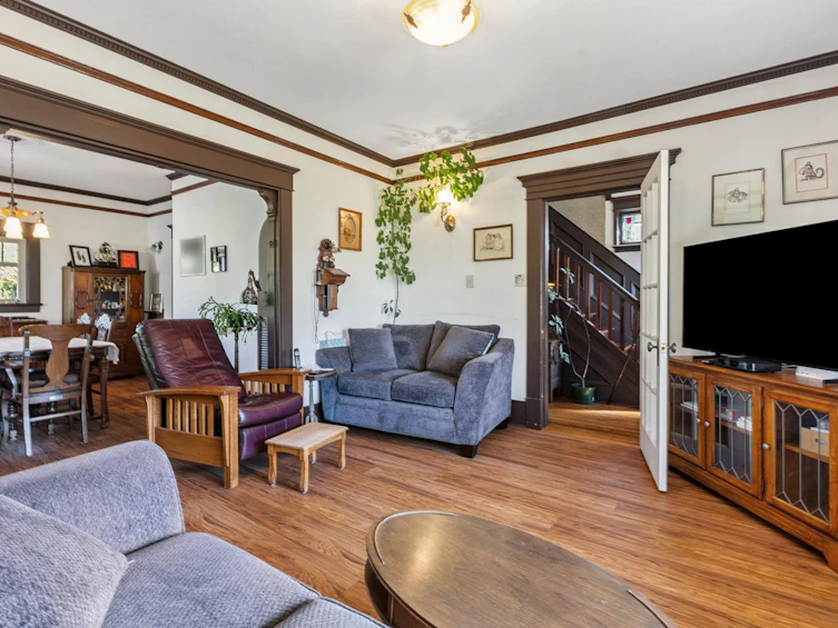 234 W Windsor Road, North Vancouver, BC, V7N 2N1 - 8