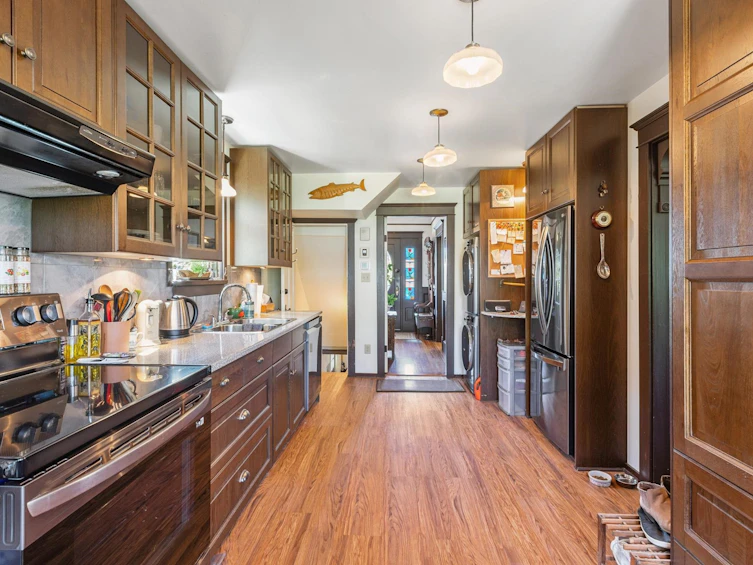 234 W Windsor Road, North Vancouver, BC, V7N 2N1 - 16