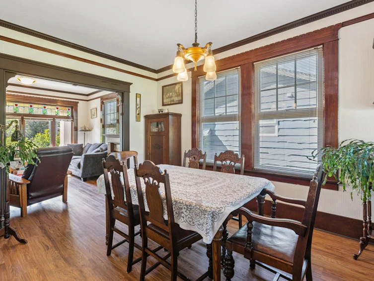 234 W Windsor Road, North Vancouver, BC, V7N 2N1 - 9