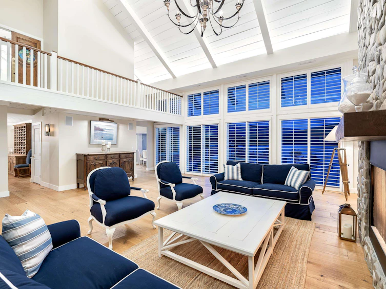 614 Lowry Lane, North Vancouver, BC, V7G 1R3 - 5
