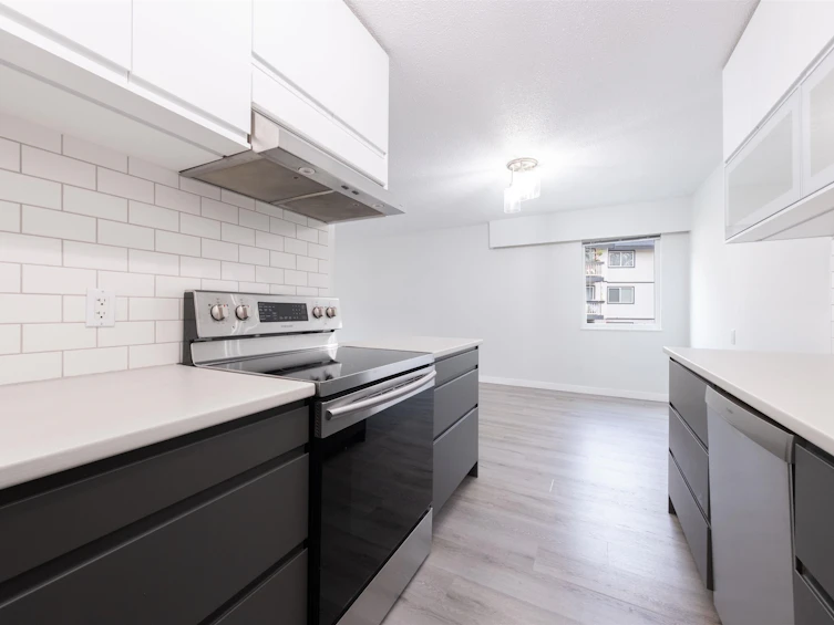 216-780 Premier Street, North Vancouver, BC, V7J 2G8 - 10