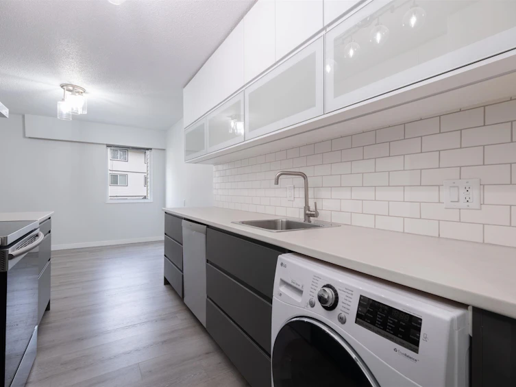 216-780 Premier Street, North Vancouver, BC, V7J 2G8 - 11