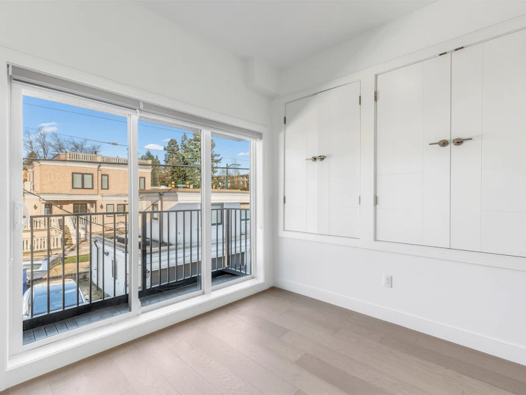 7353 Oak Street, Vancouver, BC, V6P 1V9 - 9