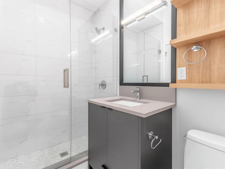 7353 Oak Street, Vancouver, BC, V6P 1V9 - 10