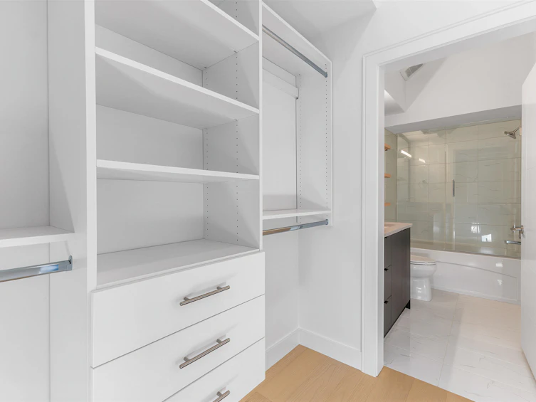 7353 Oak Street, Vancouver, BC, V6P 1V9 - 7