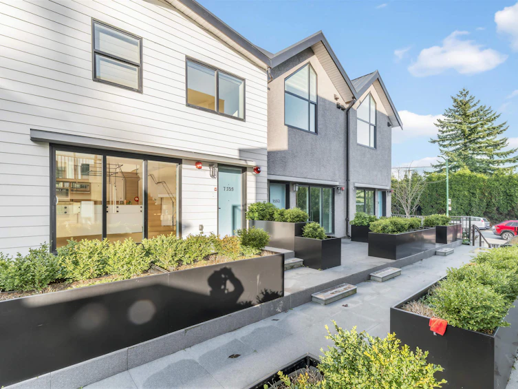 7351 Oak Street, Vancouver, BC, V6P 1V9