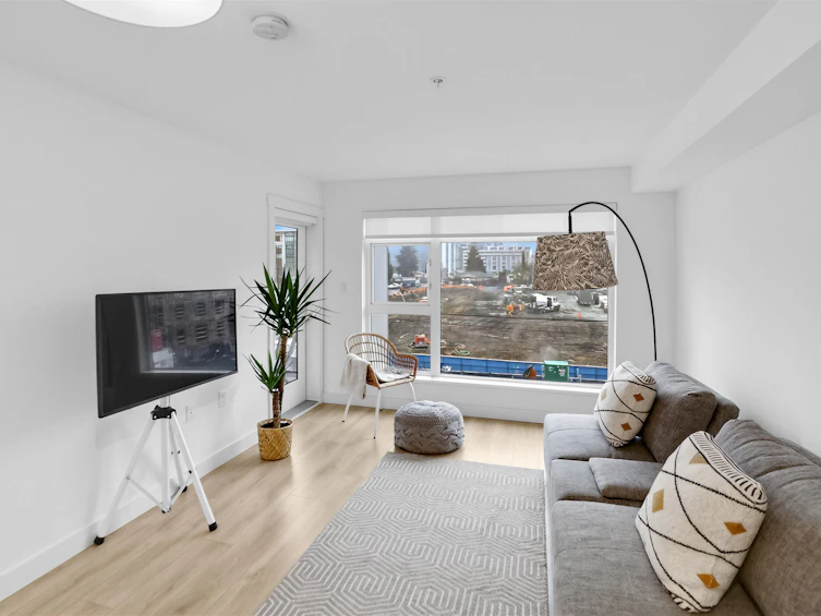 309-1519 Crown Street, North Vancouver, BC, V7J 1G6 - 2