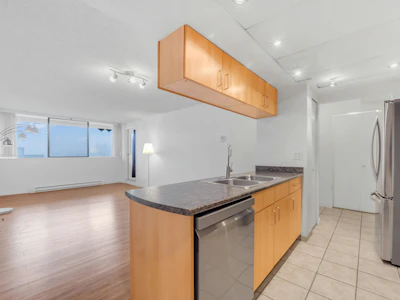 2402-9521 Cardston Court - 5