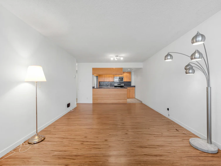 2402-9521 Cardston Court, Burnaby, BC, V3N 4R8 - 3