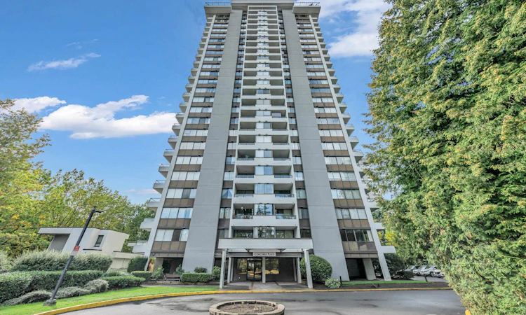 2402-9521 Cardston Court