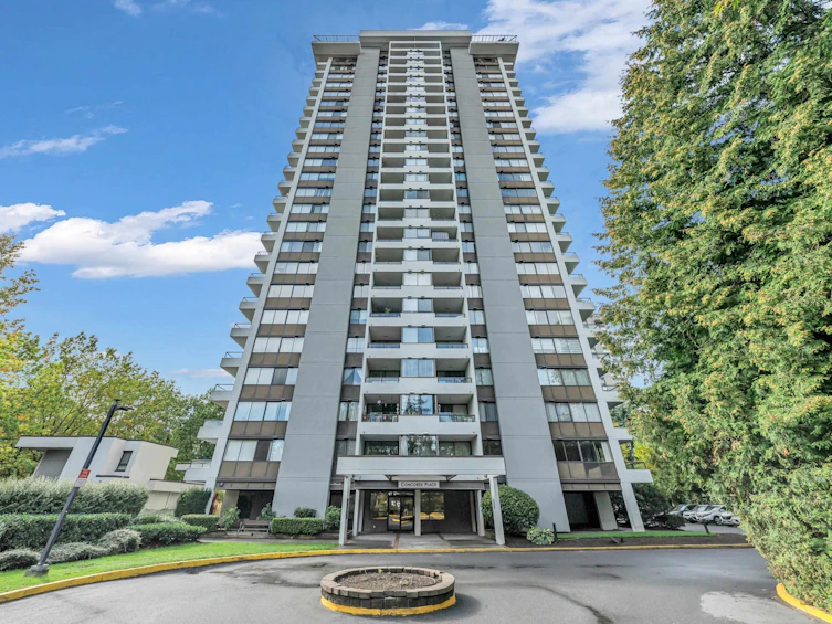 2402-9521 Cardston Court, Burnaby, BC, V3N 4R8