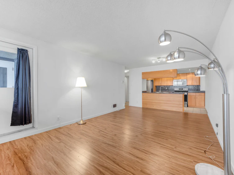 2402-9521 Cardston Court, Burnaby, BC, V3N 4R8 - 9