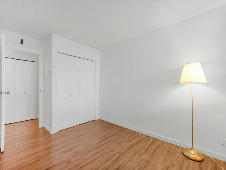 2402-9521 Cardston Court, Burnaby, BC, V3N 4R8 - 11