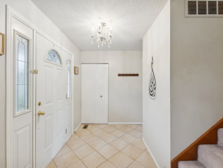 5045 10a Avenue, Delta, BC, V4M 1X9 - 2