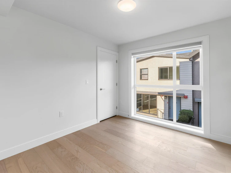 7357 Oak Street, Vancouver, BC, V6P 1V9 - 6