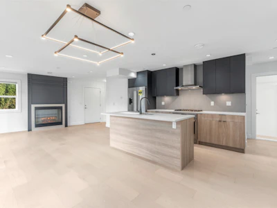 7357 Oak Street - 2