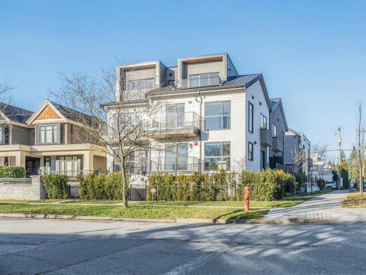 7357 Oak Street, Vancouver, BC, V6P 1V9 - 11