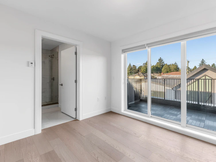 7357 Oak Street, Vancouver, BC, V6P 1V9 - 9