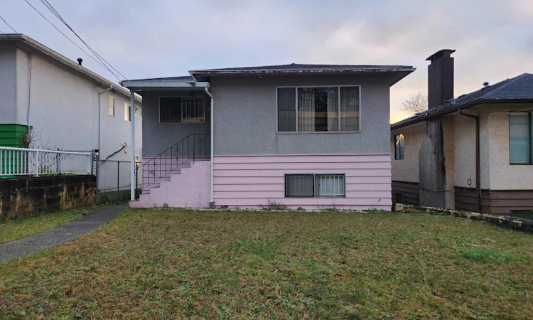 3228 Vanness Avenue