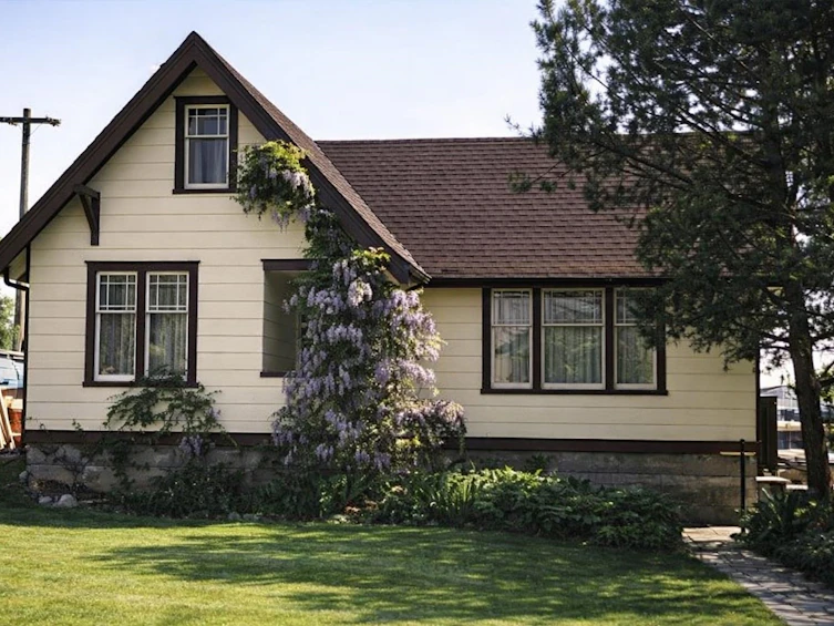 375 Blue Mountain Street, Coquitlam, BC, V3K 4J7 - 3