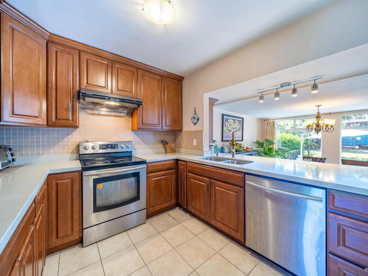 5681 Sardis Crescent, Burnaby, BC, V5H 3K4 - 9