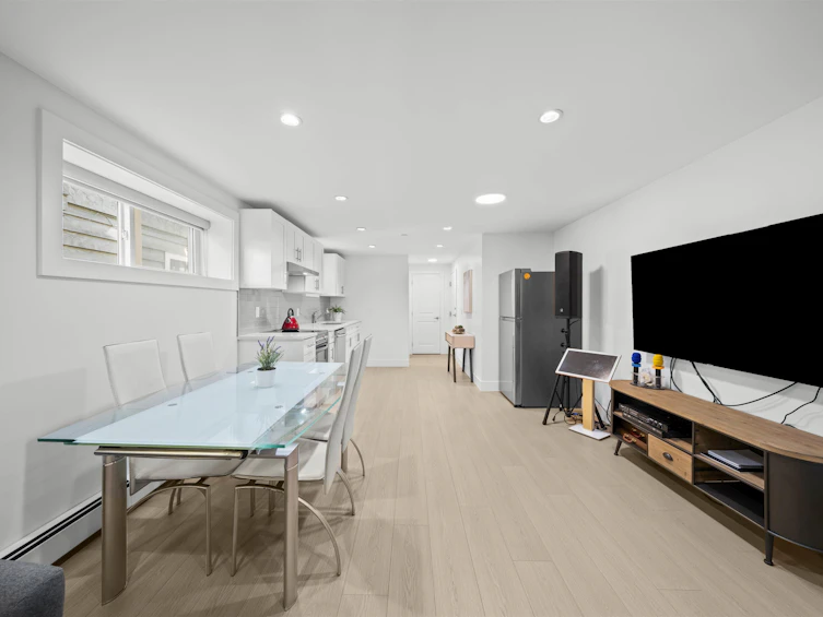 870 W 59th Avenue, Vancouver, BC, V6P 1X7 - 26
