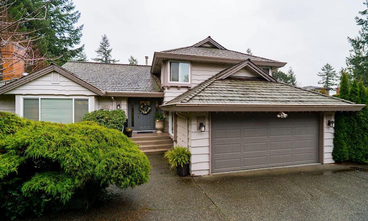 4820 Headland Drive
