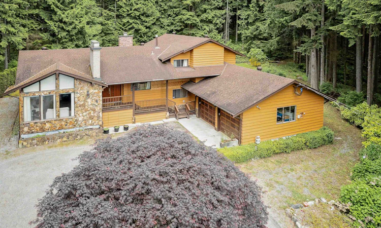 27573 Sayers Crescent