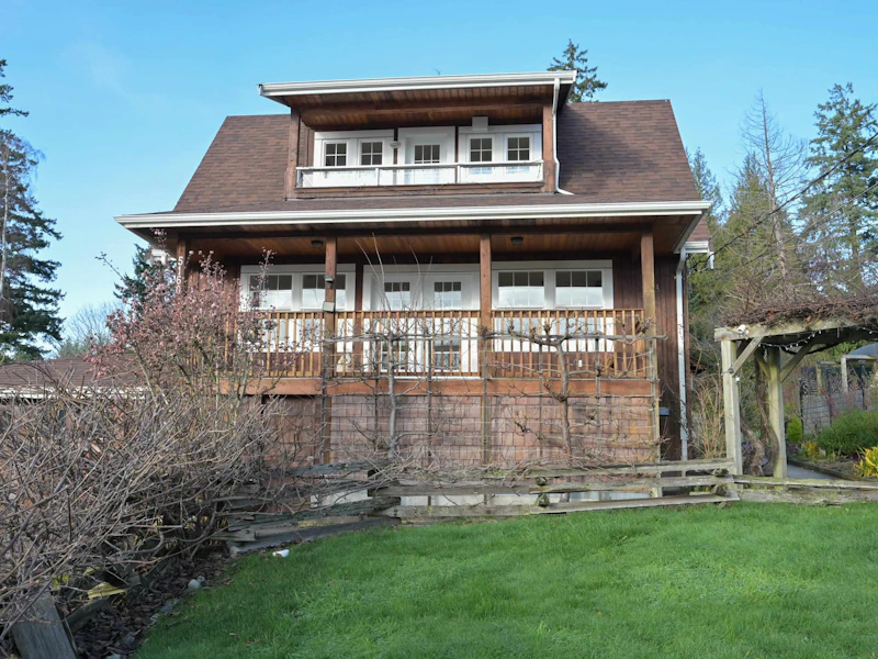 5160 Bay Road, Sechelt BC