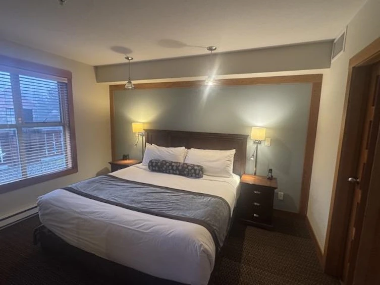 201D-2036 London Lane, Whistler, BC, V8E 0N7 - 13