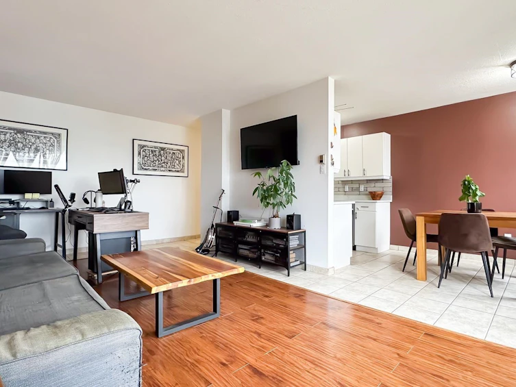 502-320 Royal Avenue, New Westminster, BC, V3L 5C6