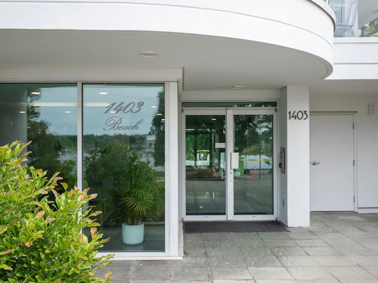 5A-1403 Beach Avenue, Vancouver, BC, V6G 1Y3 - 3
