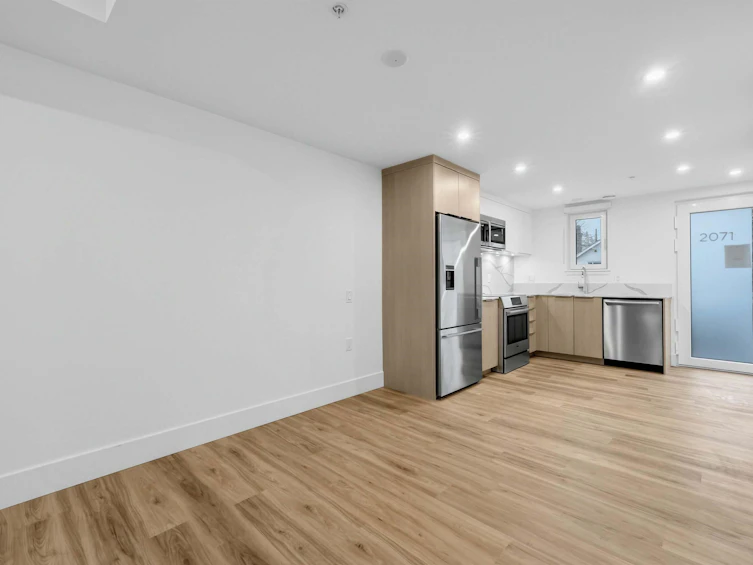 202-2075 E 1st Avenue, Vancouver, BC, V5N 1B6 - 10