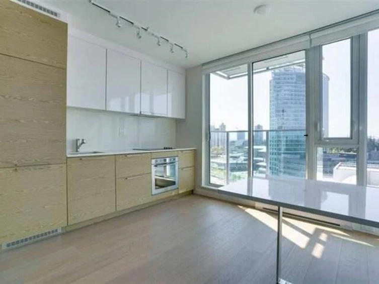 2513-13438 Central Avenue, Surrey, BC, V3T 0N2 - 5