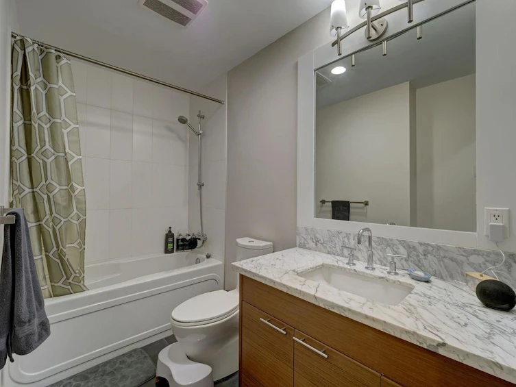 210-5725 Teredo Street, Sechelt, BC, V7Z 0J7 - 19