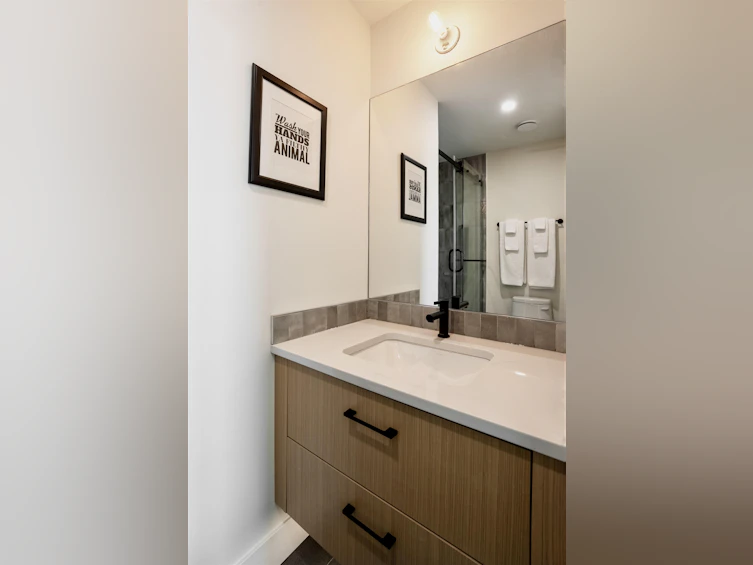 TH10-324 E Ridgeway Avenue, North Vancouver, BC, V7L 3P8 - 11