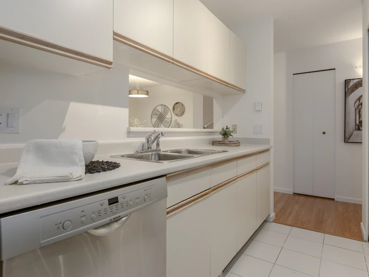 6-4245 Sophia Street, Vancouver, BC, V5V 3V6 - 8