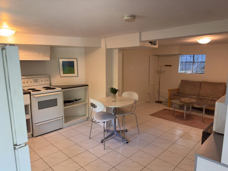 3336 E Georgia Street, Vancouver, BC, V5K 2L4 - 17