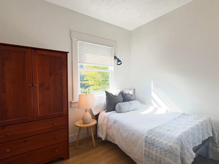 3336 E Georgia Street, Vancouver, BC, V5K 2L4 - 11