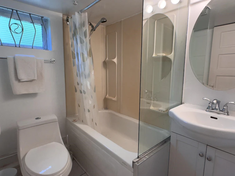 3336 E Georgia Street, Vancouver, BC, V5K 2L4 - 25
