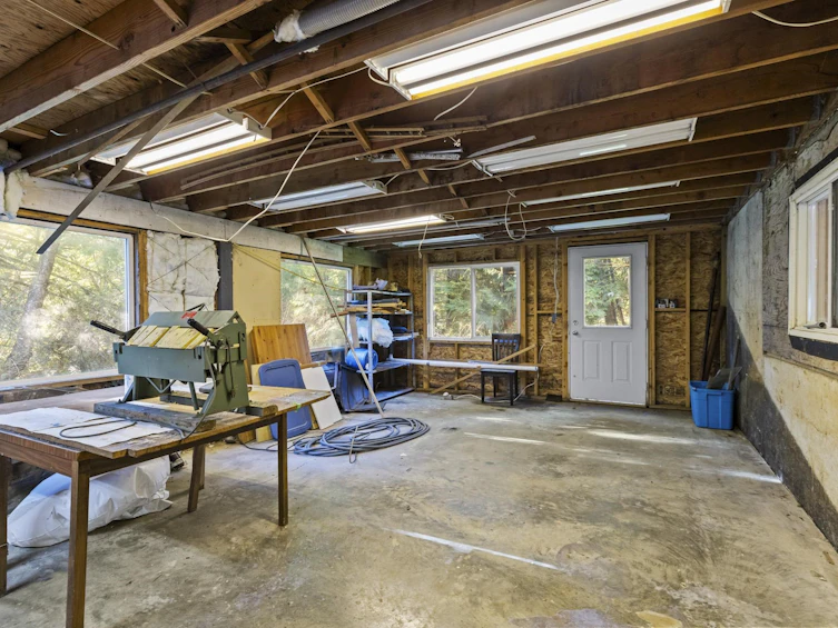 9826 Dewdney Trunk Road, Mission, BC, V2V 7G5 - 35