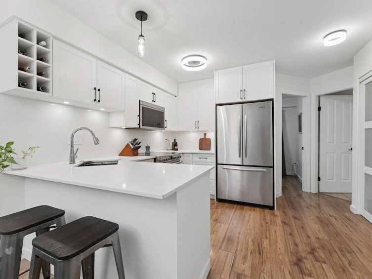 C3-332 Lonsdale Avenue, North Vancouver, BC, V7M 3M5 - 2
