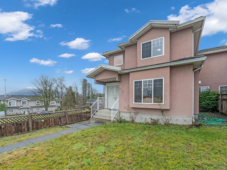 2820 Boundary Road, Vancouver, BC, V5M 3Z8 - 2