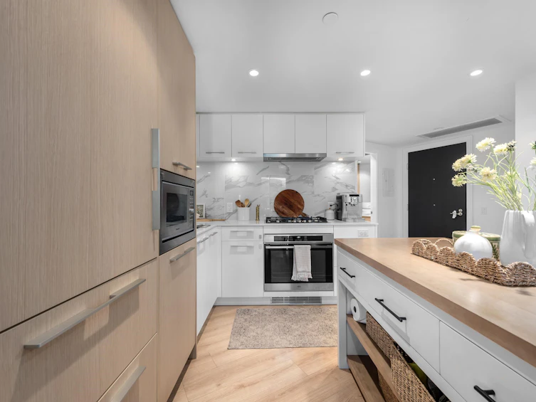 603-1500 Fern Street, North Vancouver, BC, V7J 0E6 - 5